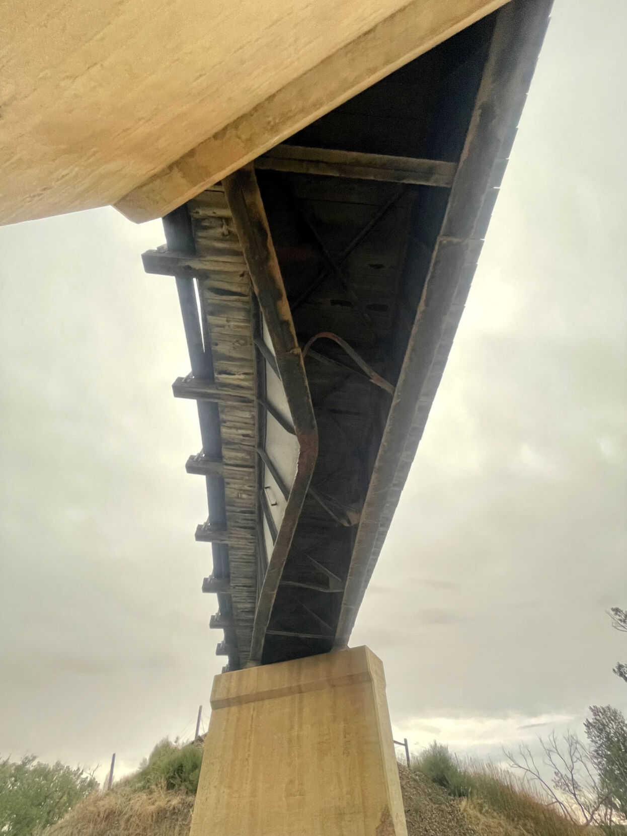 Rail bridge